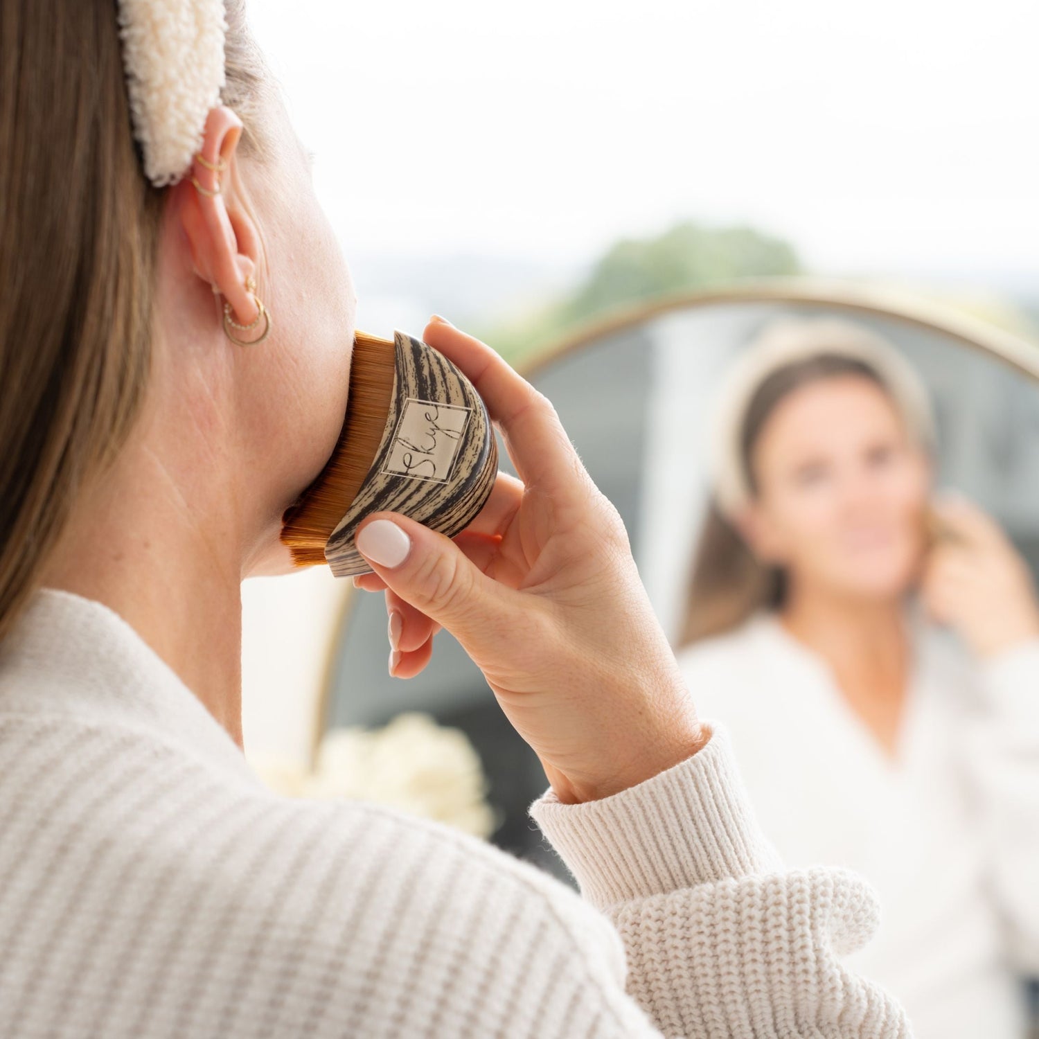 Lymphatic Brush: The Simple Skincare Tool That Helps Reduce Puffiness and Boost Skin Glow