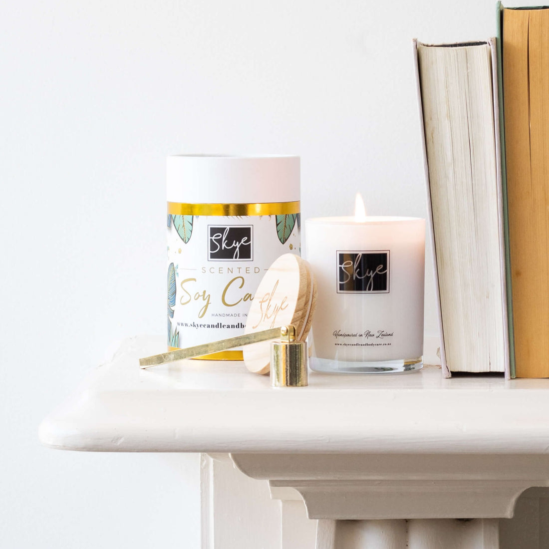 rose scented candle