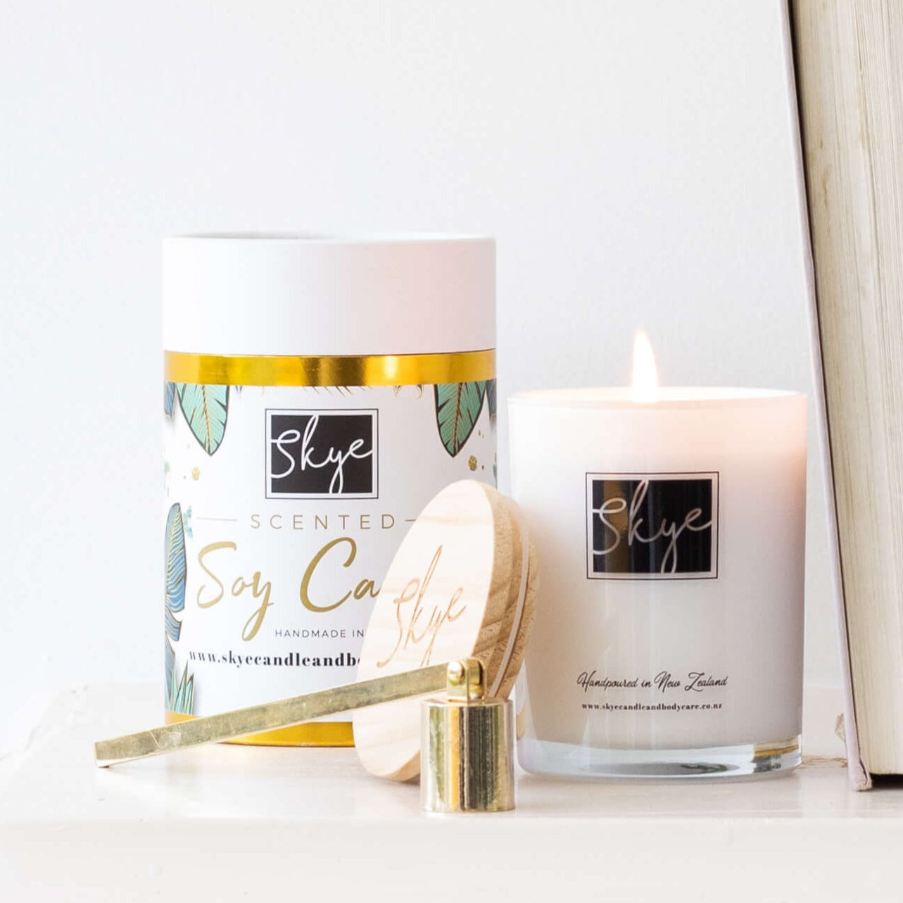 crisp linen candle